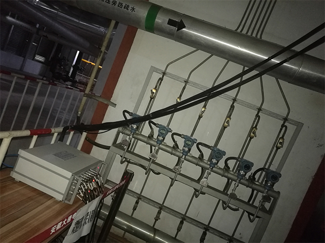 管道應(yīng)力應(yīng)變測量實(shí)驗(yàn)裝置的布置