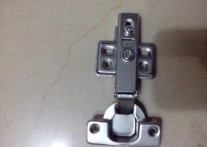 不同類型阻尼對(duì)振動(dòng)時(shí)效幅頻特性的影響