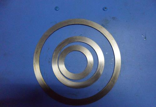 氣閥閥片動(dòng)應(yīng)力測(cè)試研究