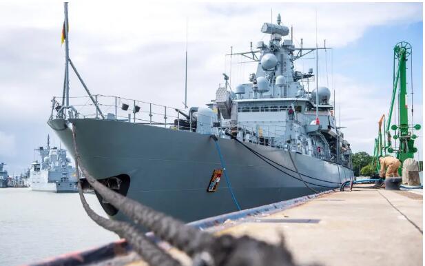 艦首部總段振動時效消除殘余應(yīng)力