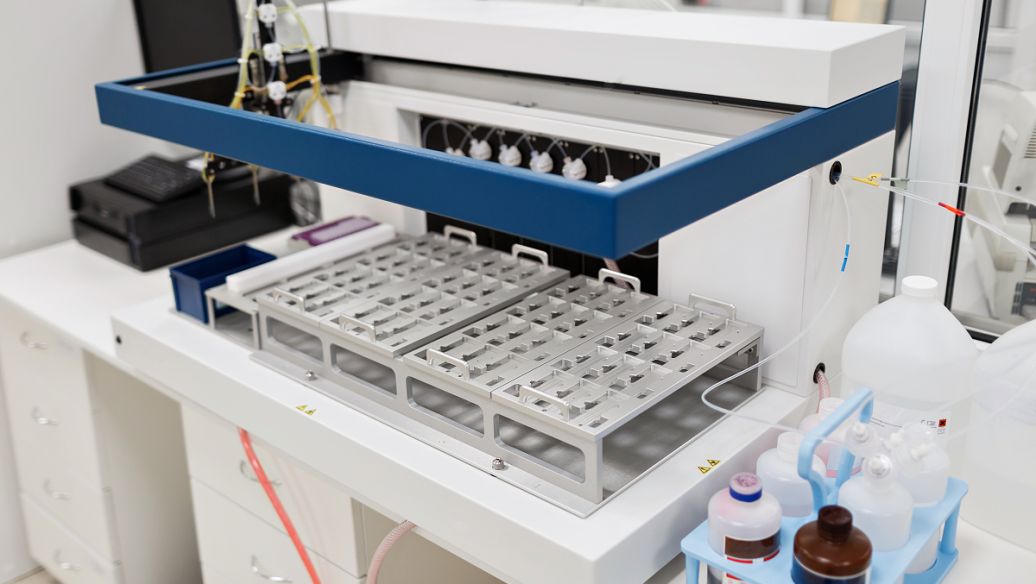 振動時效工藝在板料折彎機上的應(yīng)用